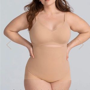 Honeylove super power brief in color sand 2X NWT